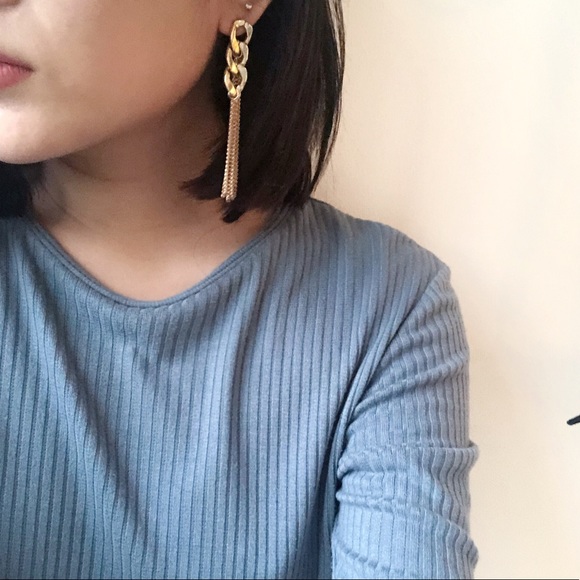 Jewelry - MOVING SALE Gold tassel chain earring